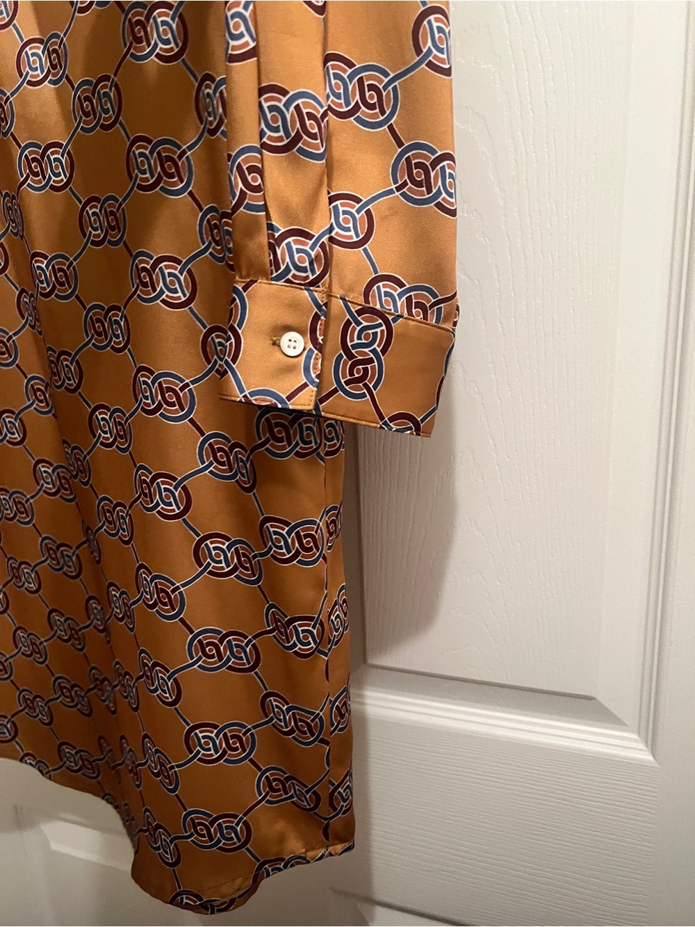 Women's Midi Shirt Dress in Tan Chain Print - Picture 4 of 4